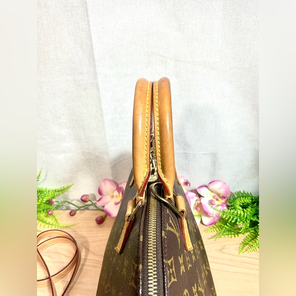 LOUIS VUITTON ✅ALMA PM HANDBAG
LAST 1 - Picture 6 of 8